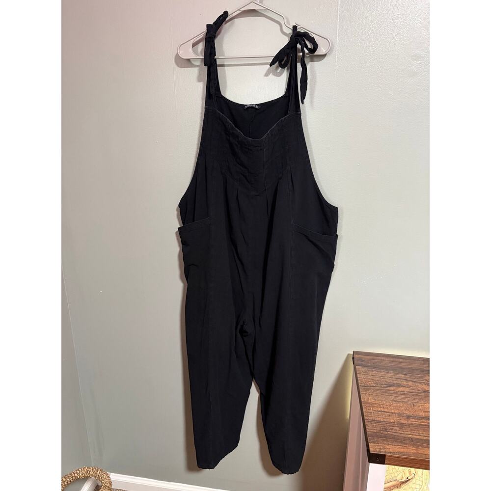 BloomChic Black Tie-Shoulder Jumpsuit
